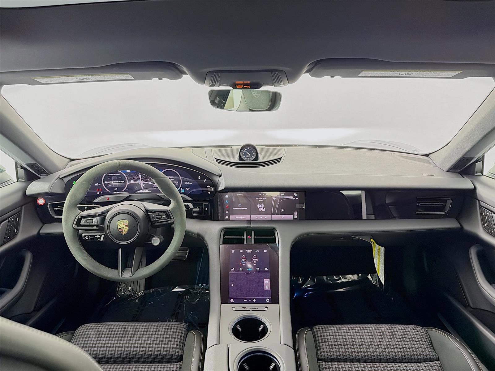 New 2025 Porsche Taycan image 10