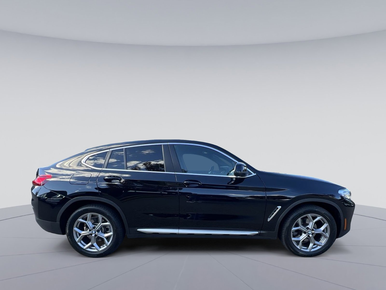 Used 2023 BMW X4 xDrive30i w/ Premium Package image 10