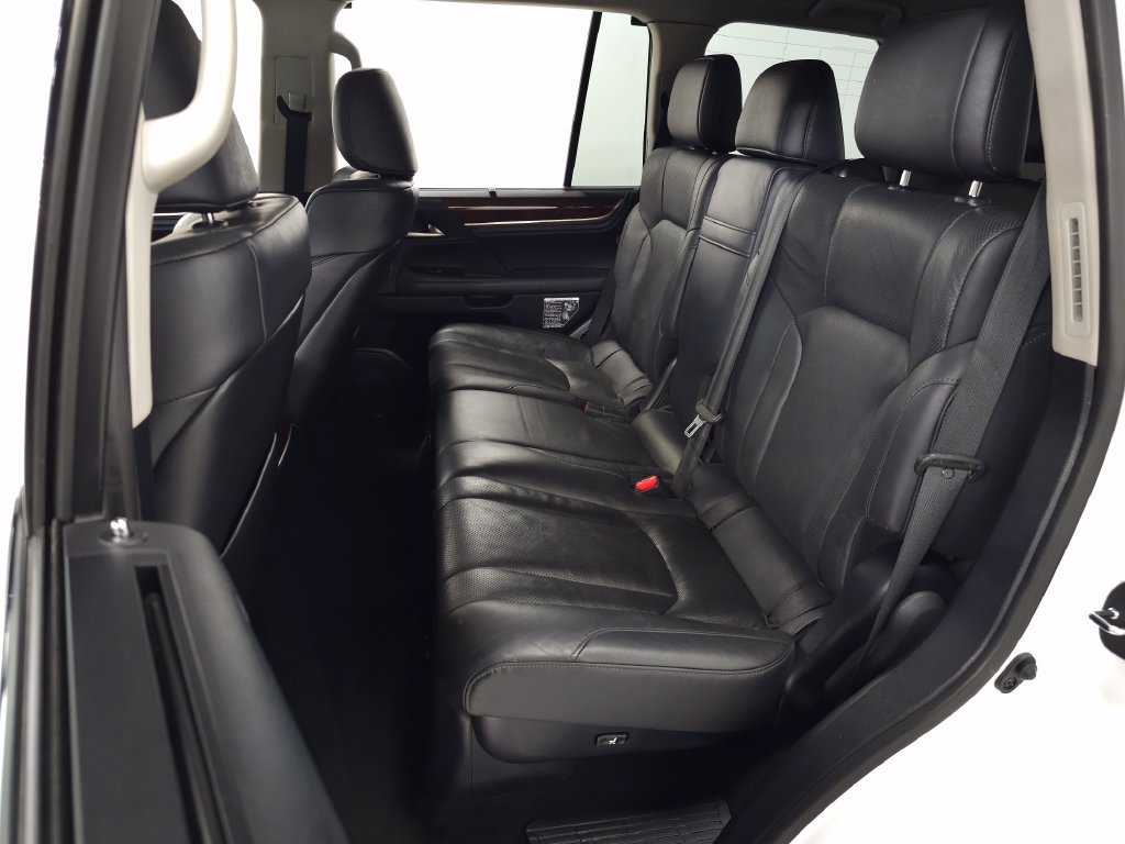 Used 2020 Lexus LX 570 4WD w/ Luxury Package image 36