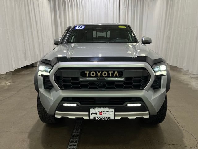 Used 2024 Toyota Tacoma 4x4 Double Cab Hybrid image 9