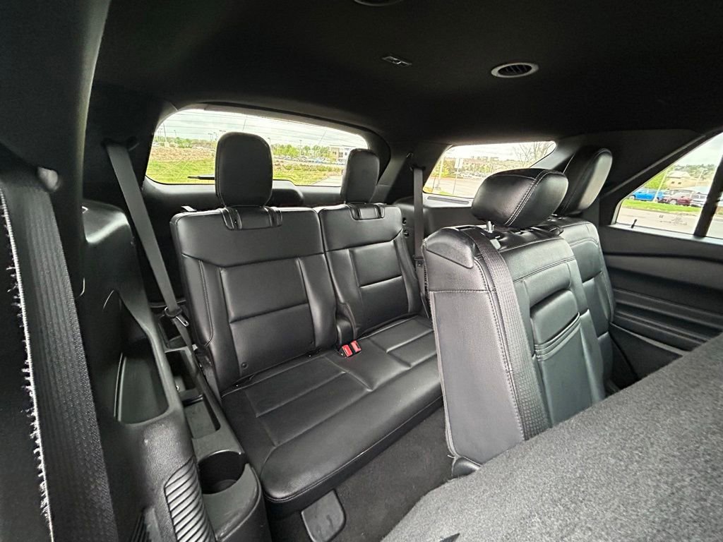 Used 2020 Ford Explorer XLT w/ Equipment Group 202A AWD/4WD image 32