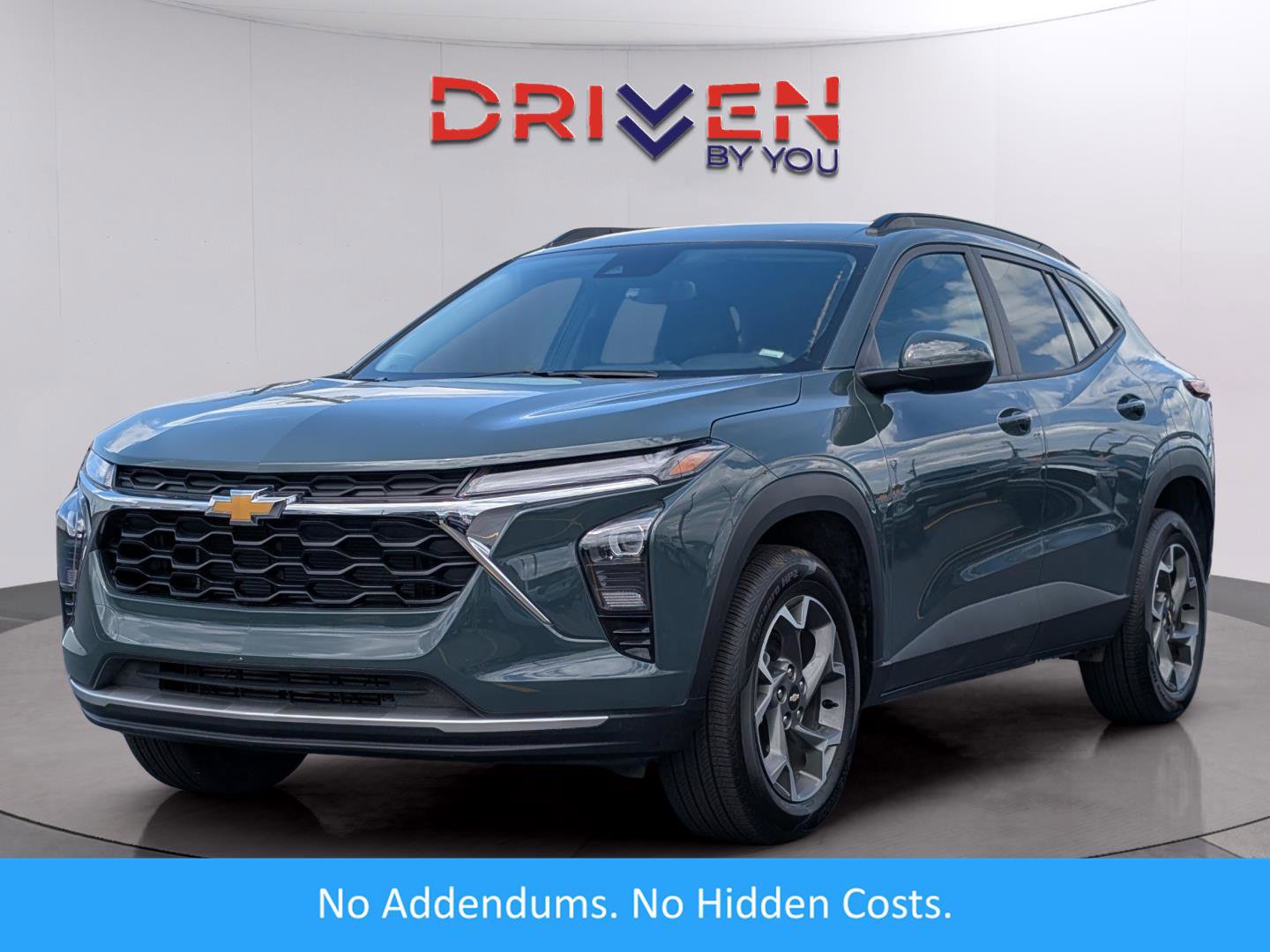 Used 2025 Chevrolet Trax LT image 1