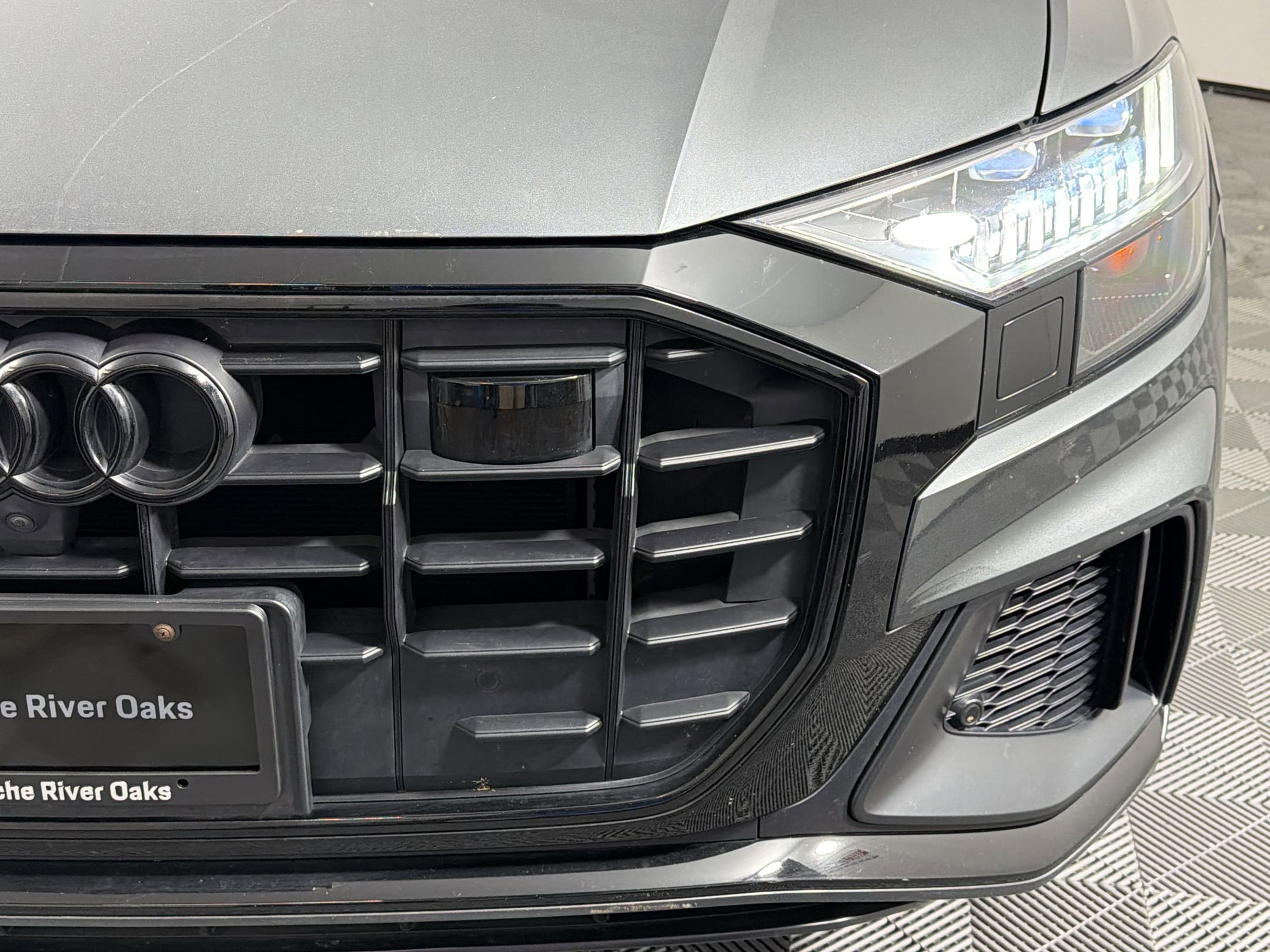 Used 2022 Audi Q8 Prestige image 11