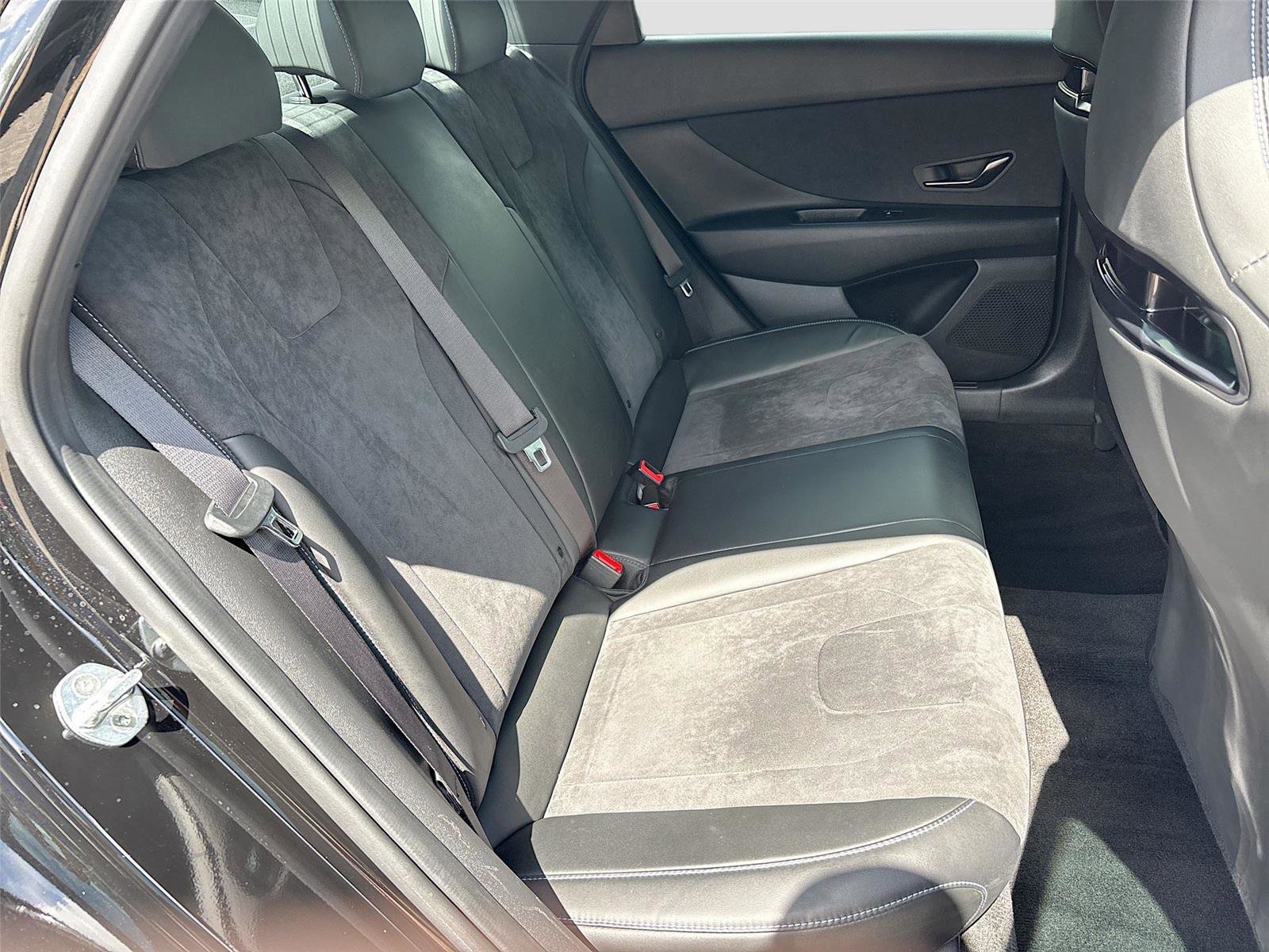 Used 2022 Hyundai Elantra N image 27