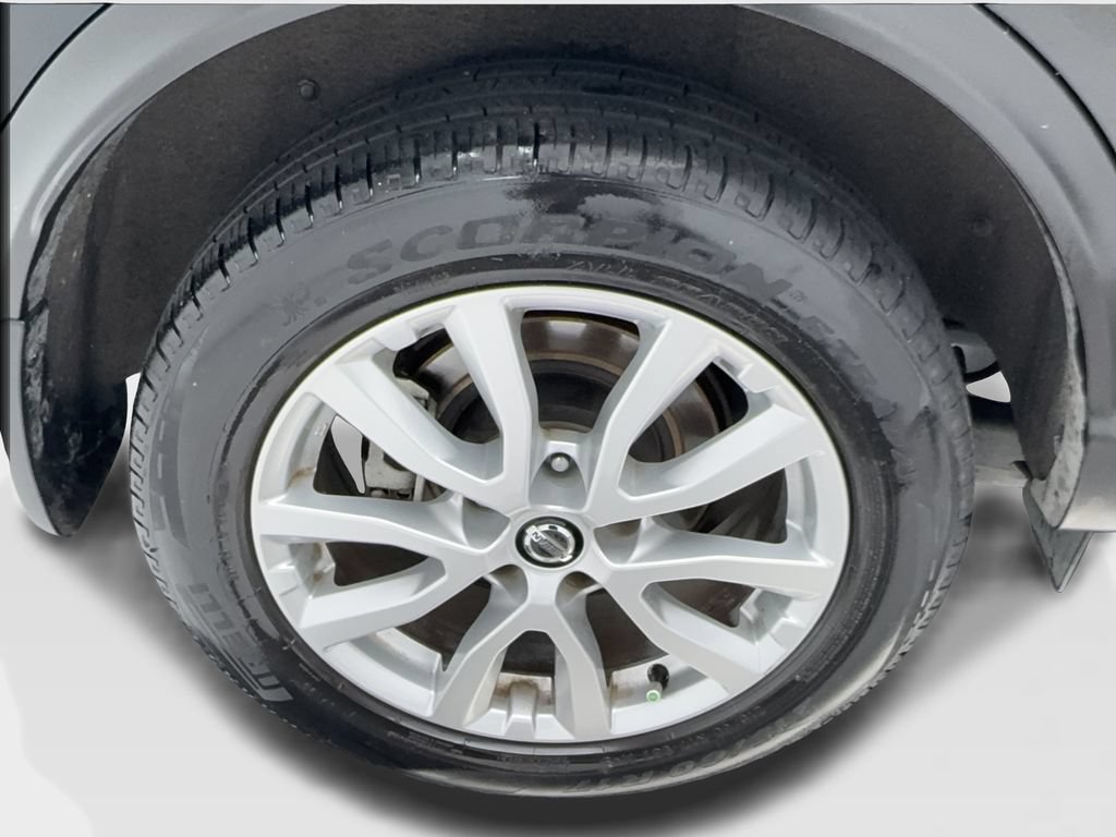 Used 2020 Nissan Rogue Sport SV FWD image 14