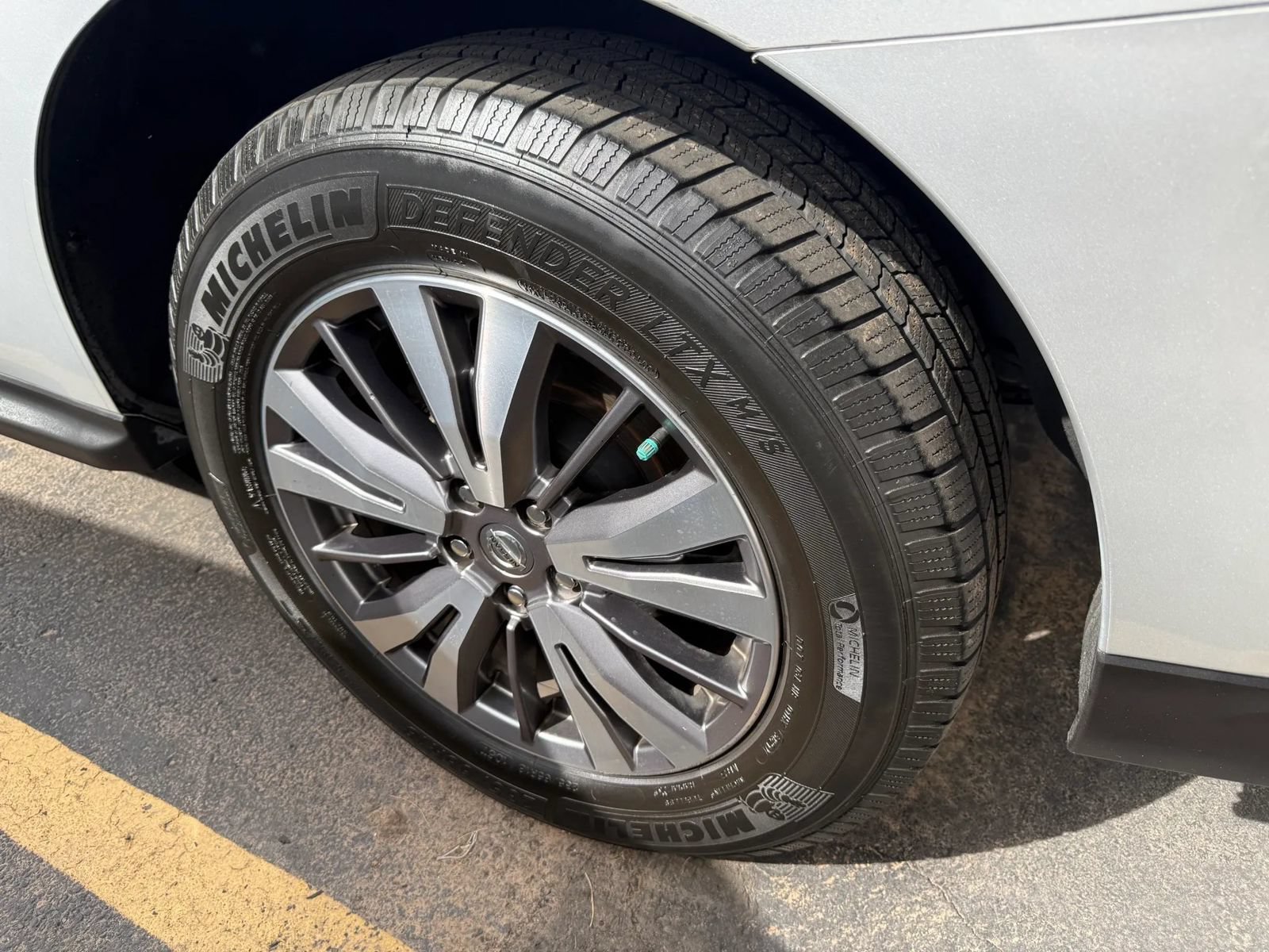 Used 2019 Nissan Pathfinder SL AWD/4WD image 23