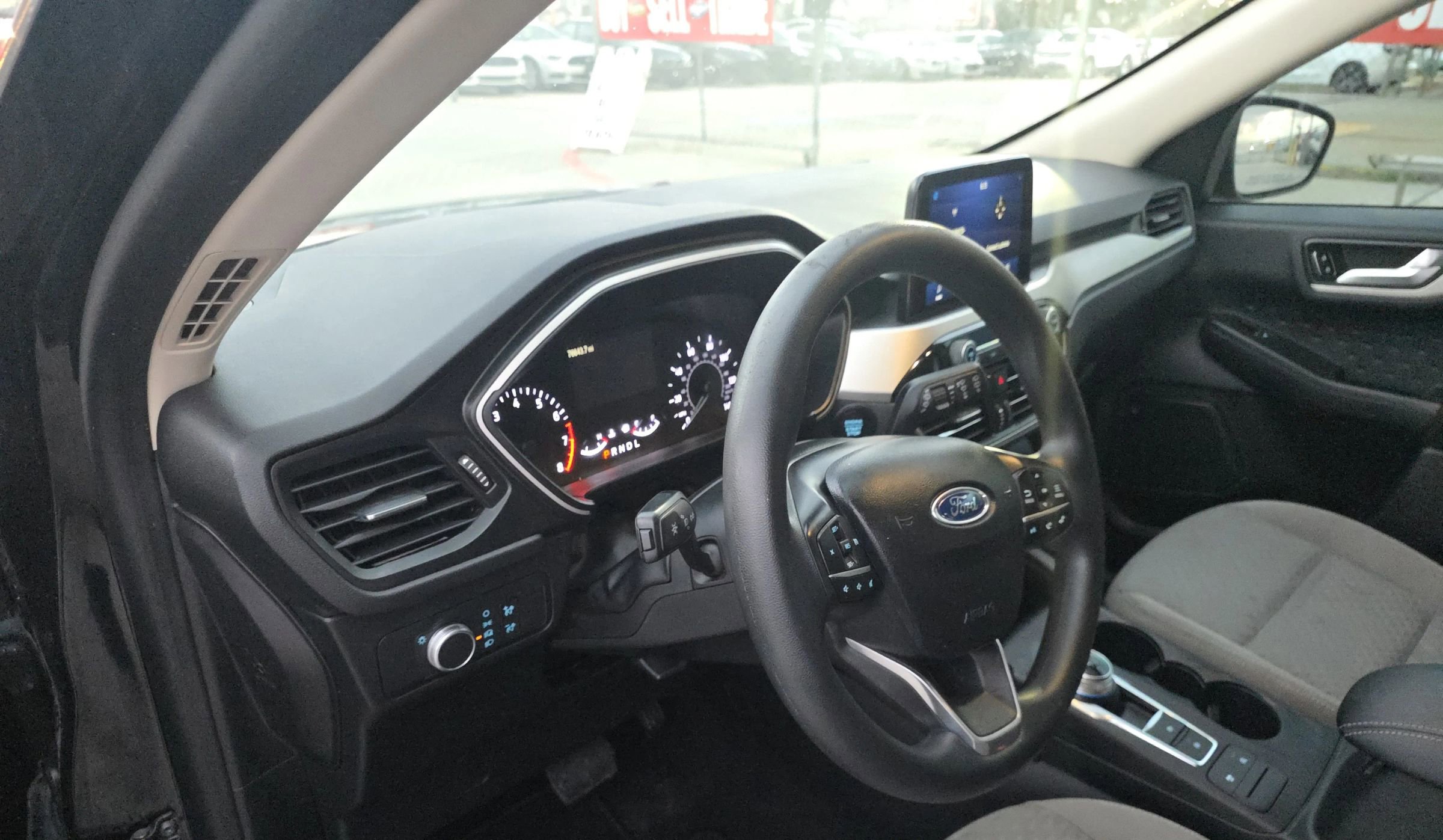Used 2020 Ford Escape SE image 23