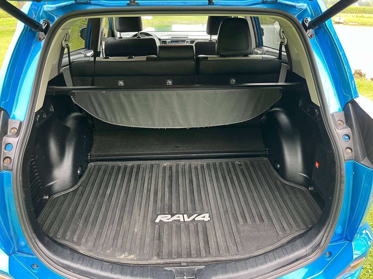 Used 2017 Toyota RAV4 Limited w/ Advanced Technology Package AWD/4WD image 11