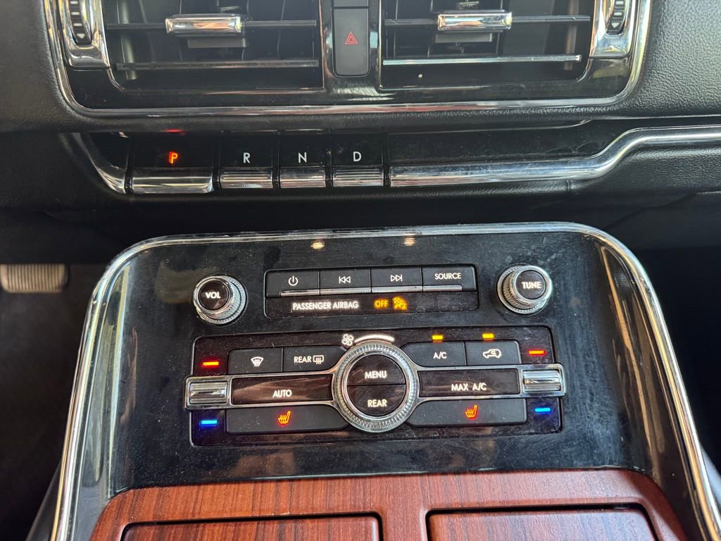 Used 2018 Lincoln Navigator Select image 27