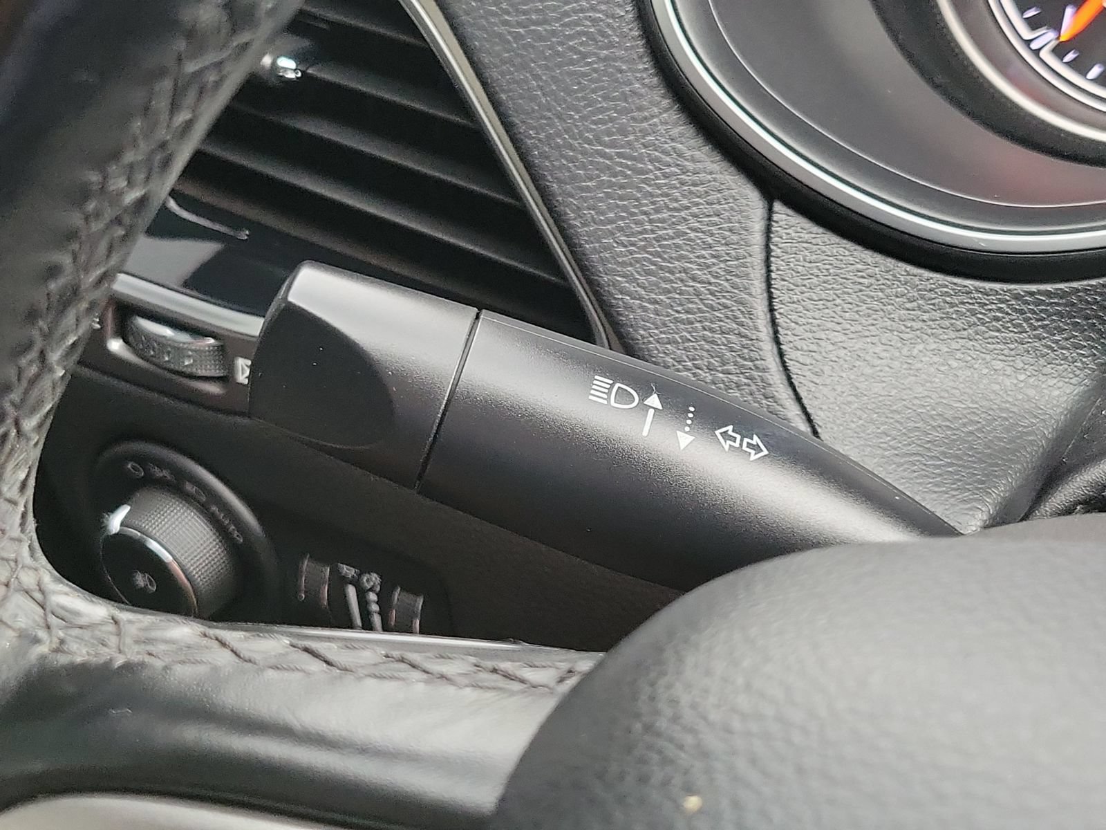 Used 2020 Jeep Cherokee Limited FWD image 16