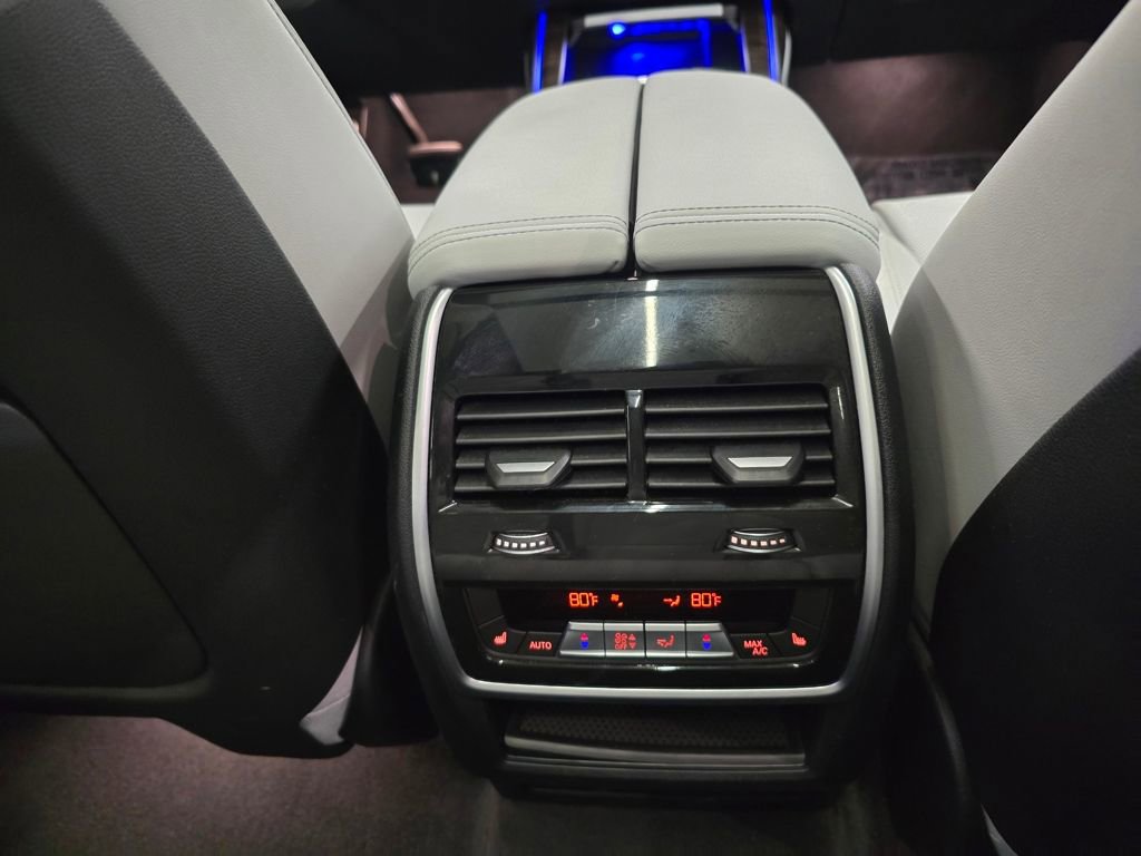 Used 2023 BMW X7 xDrive40i w/ Executive Package image 37