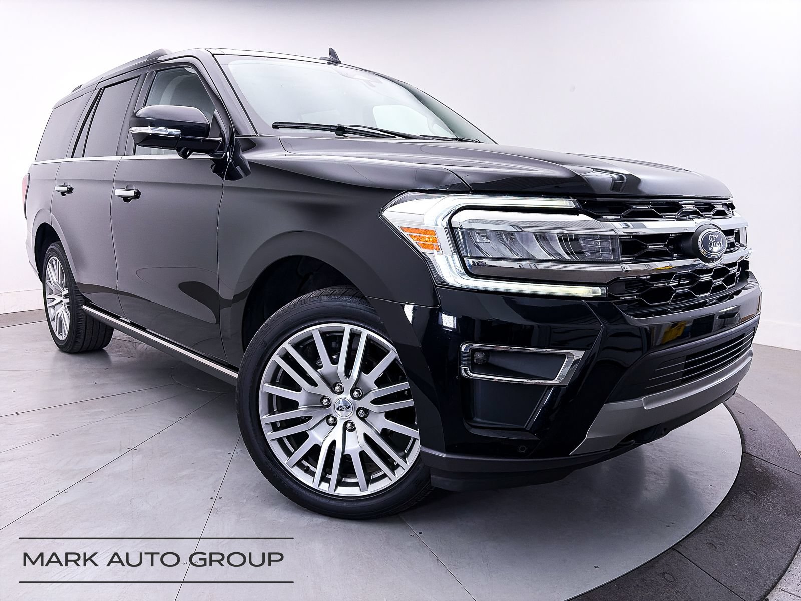 Used 2023 Ford Expedition Limited AWD/4WD image 1