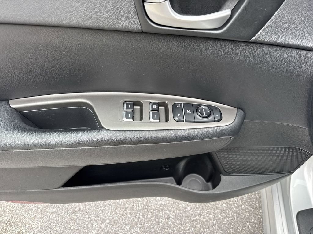 Used 2020 Kia Optima LX FWD image 40