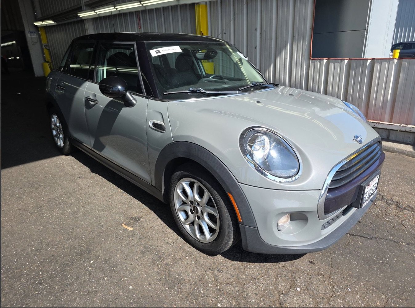 Used 2019 MINI Cooper 4-Door Hardtop FWD image 2