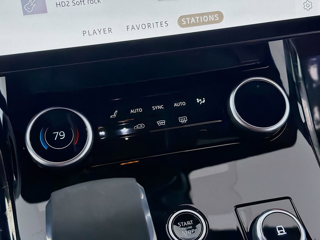 Used 2023 Land Rover Range Rover Sport SE Dynamic image 37