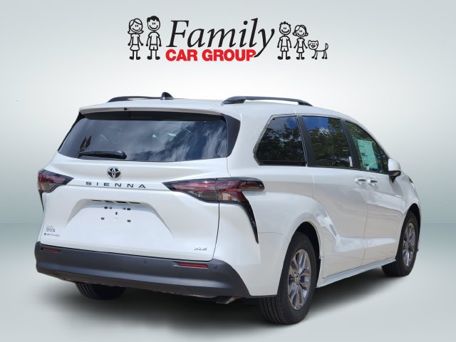 New 2026 Toyota Sienna XLE AWD/4WD image 4