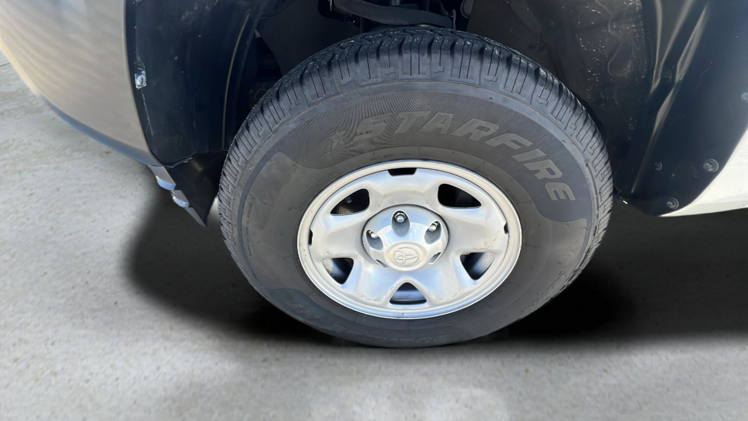 Used 2023 Toyota Tacoma SR image 17