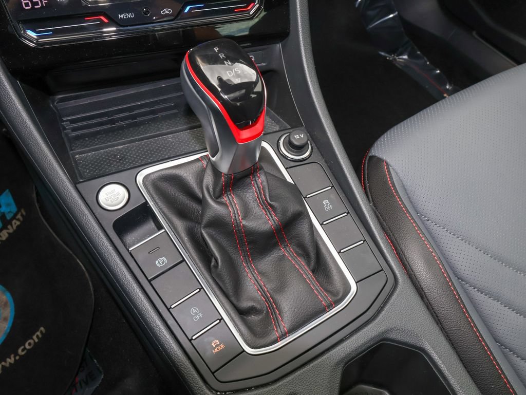 Certified 2025 Volkswagen Jetta GLI Autobahn w/ GLI Black Package FWD image 24