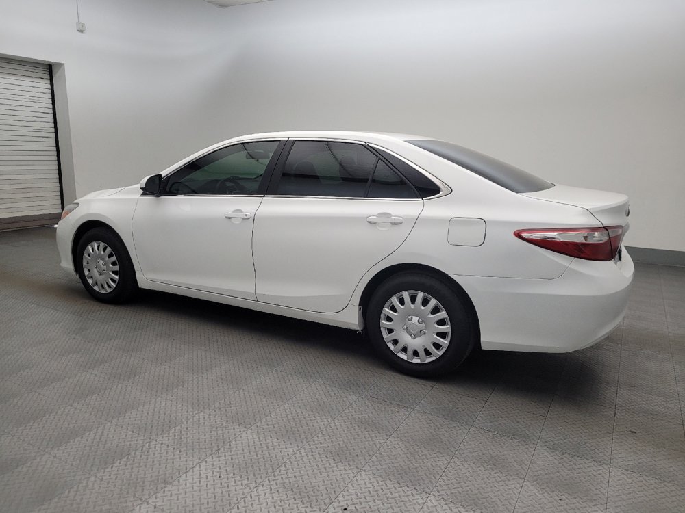 Used 2017 Toyota Camry LE FWD image 3
