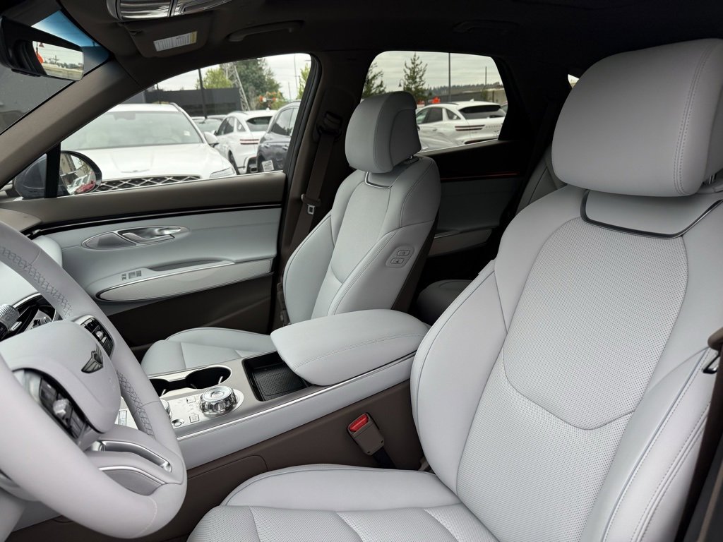 Used 2026 Genesis GV70 2.5T Advanced image 9