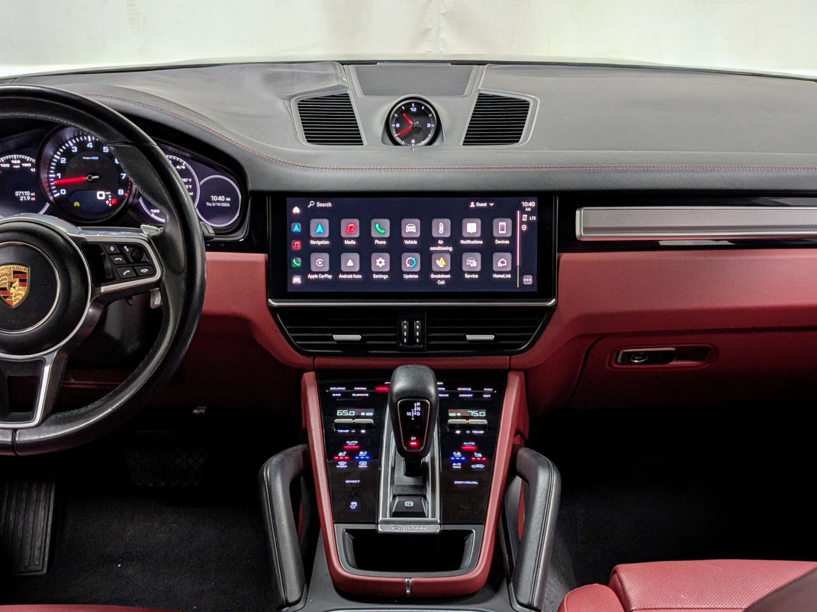 Used 2023 Porsche Cayenne Platinum Edition image 28