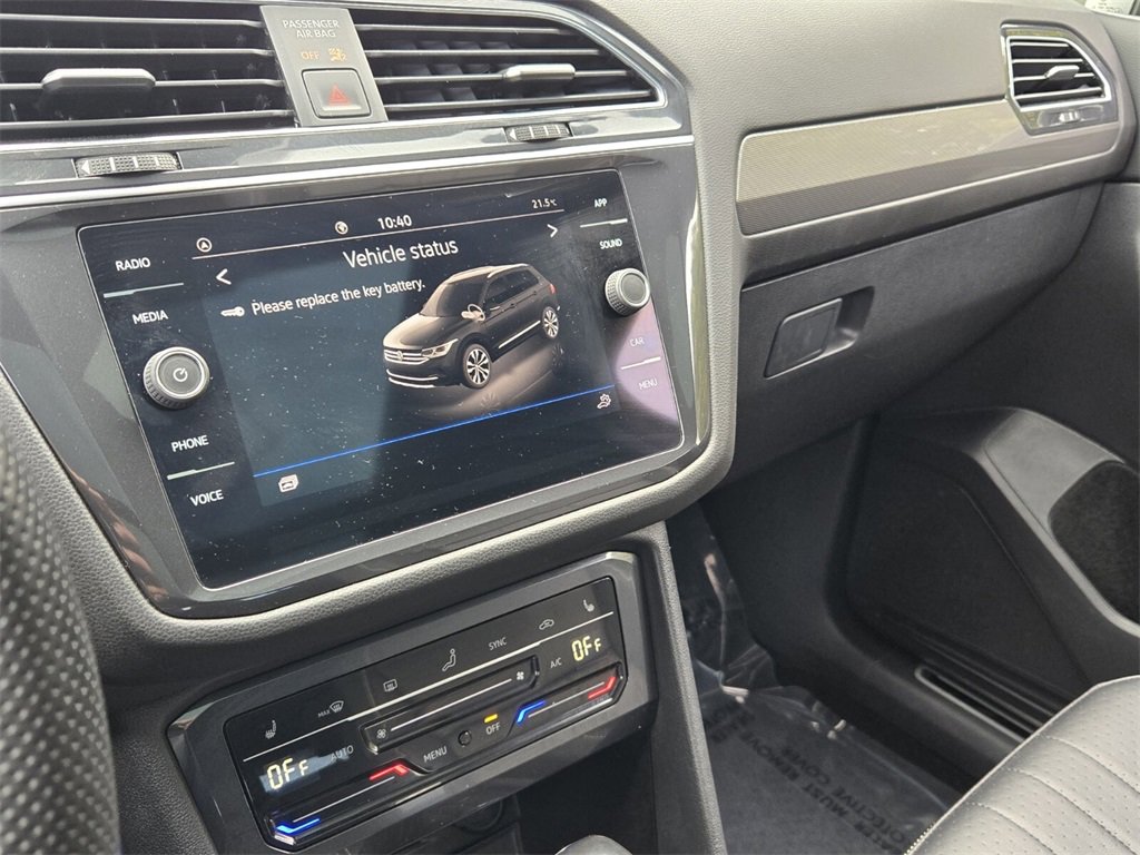 Used 2022 Volkswagen Tiguan SE R-Line image 25