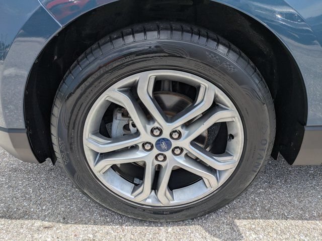 Used 2016 Ford Edge Titanium w/ Technology Package FWD image 11