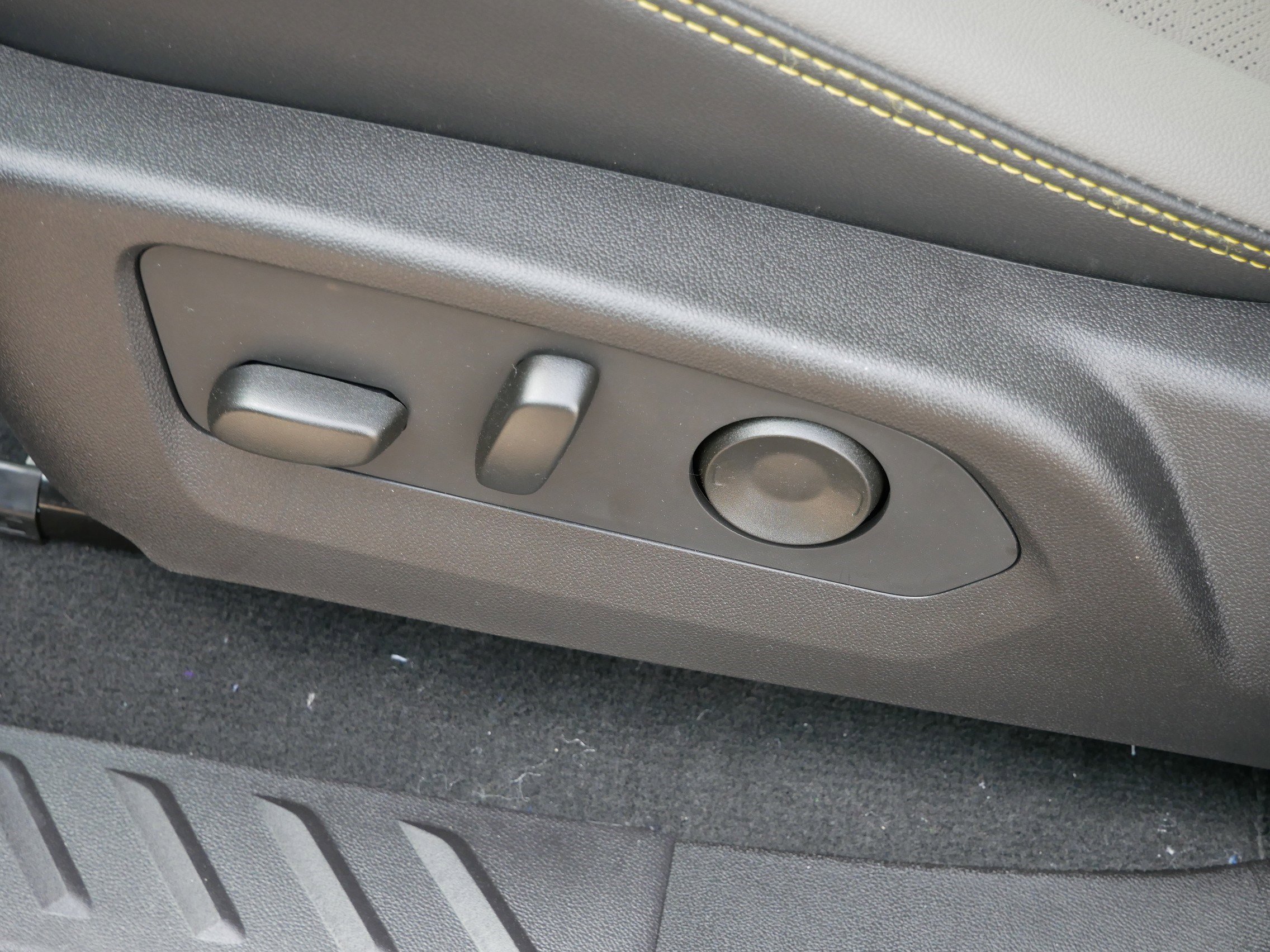 New 2026 Chevrolet Colorado ZR2 w/ Technology Package image 17