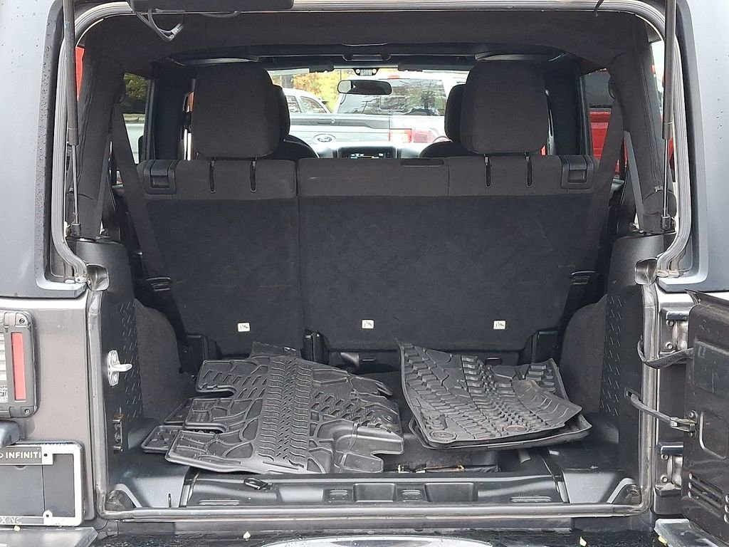 Used 2018 Jeep Wrangler Unlimited Sport image 34