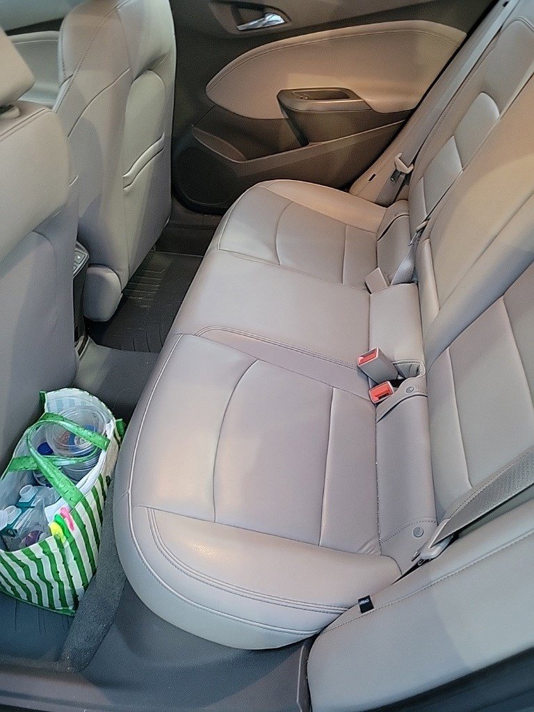 Used 2018 Chevrolet Cruze Premier image 10