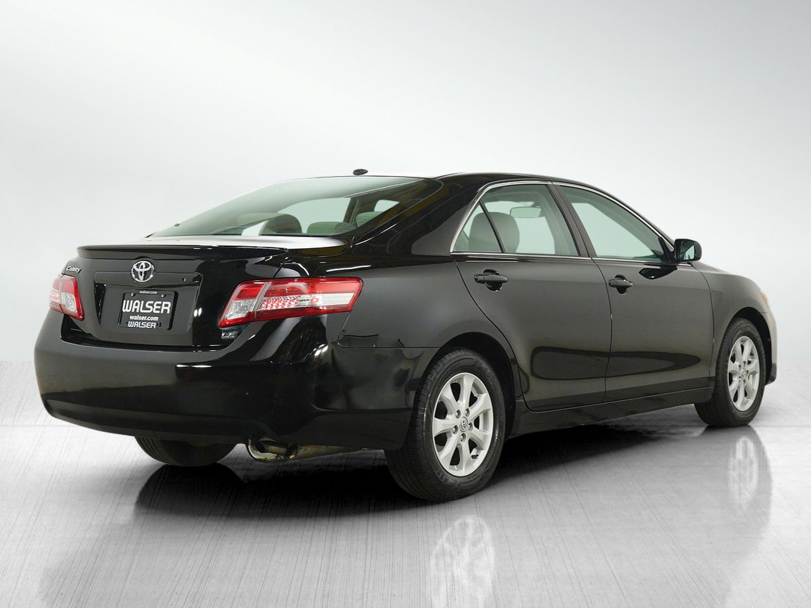 Used 2011 Toyota Camry LE w/ LE Extra-Value Pkg FWD image 5