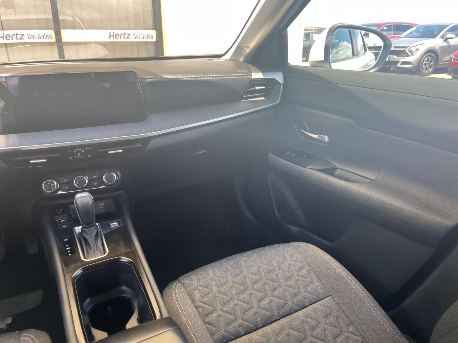 Used 2025 Nissan Kicks SV FWD image 32