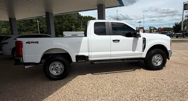 Used 2023 Ford F250 XL w/ XL Off-Road Package AWD/4WD image 2