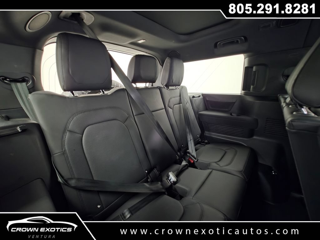 Used 2023 Land Rover Defender 130 SE AWD/4WD image 15