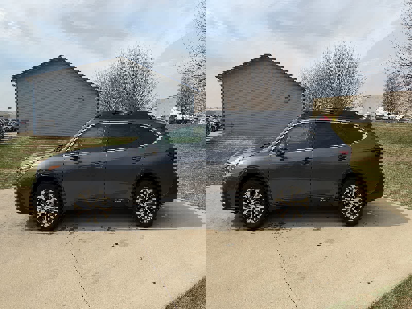 Used 2022 Subaru Outback Limited image 3