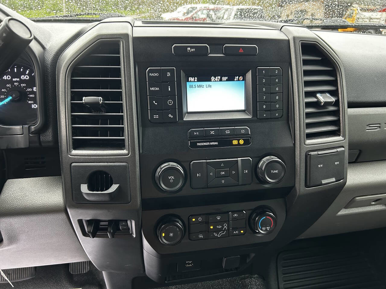 Used 2020 Ford F550 2WD Regular Cab Super Duty image 24