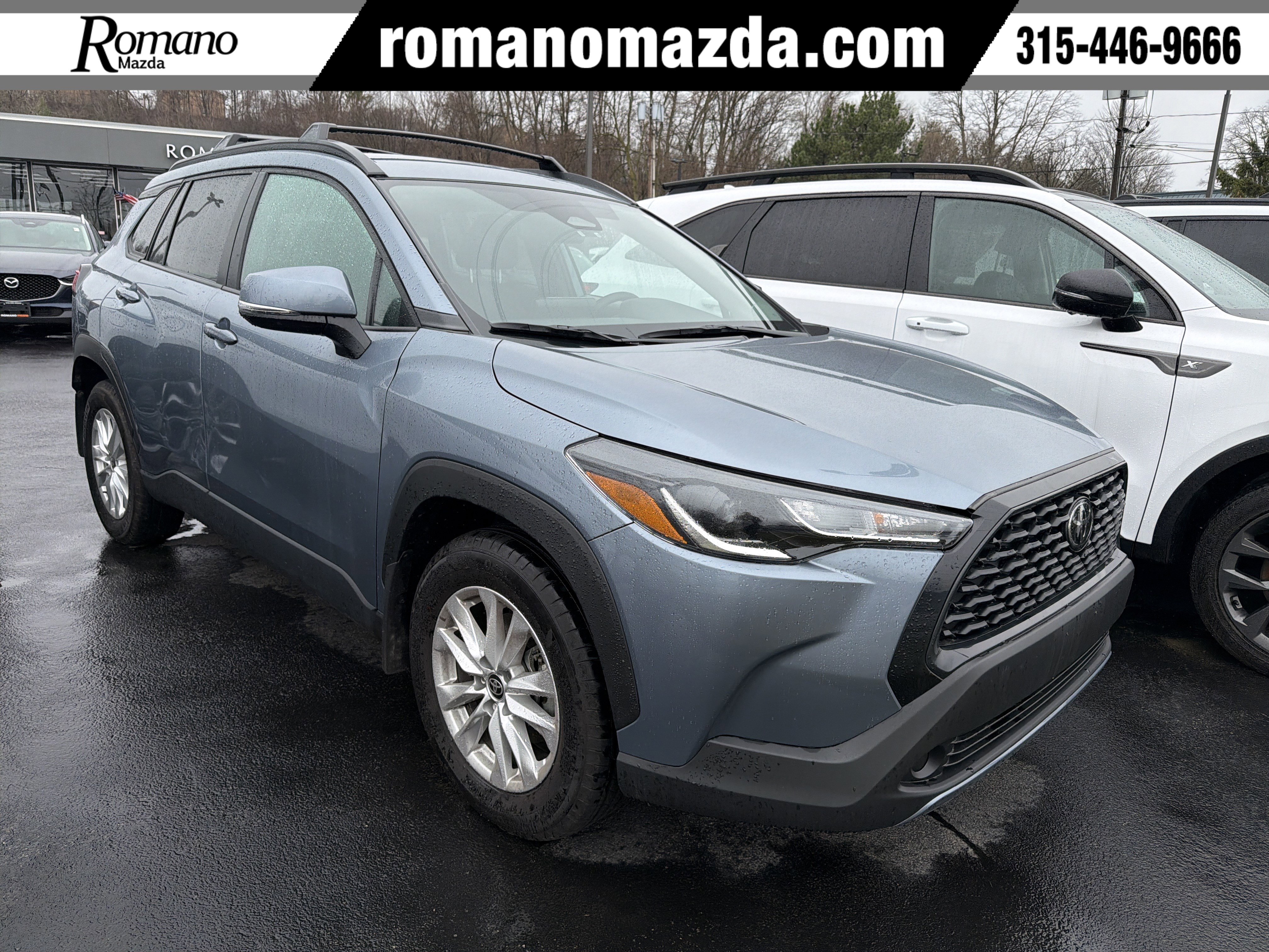Used 2024 Toyota Corolla Cross LE image 1