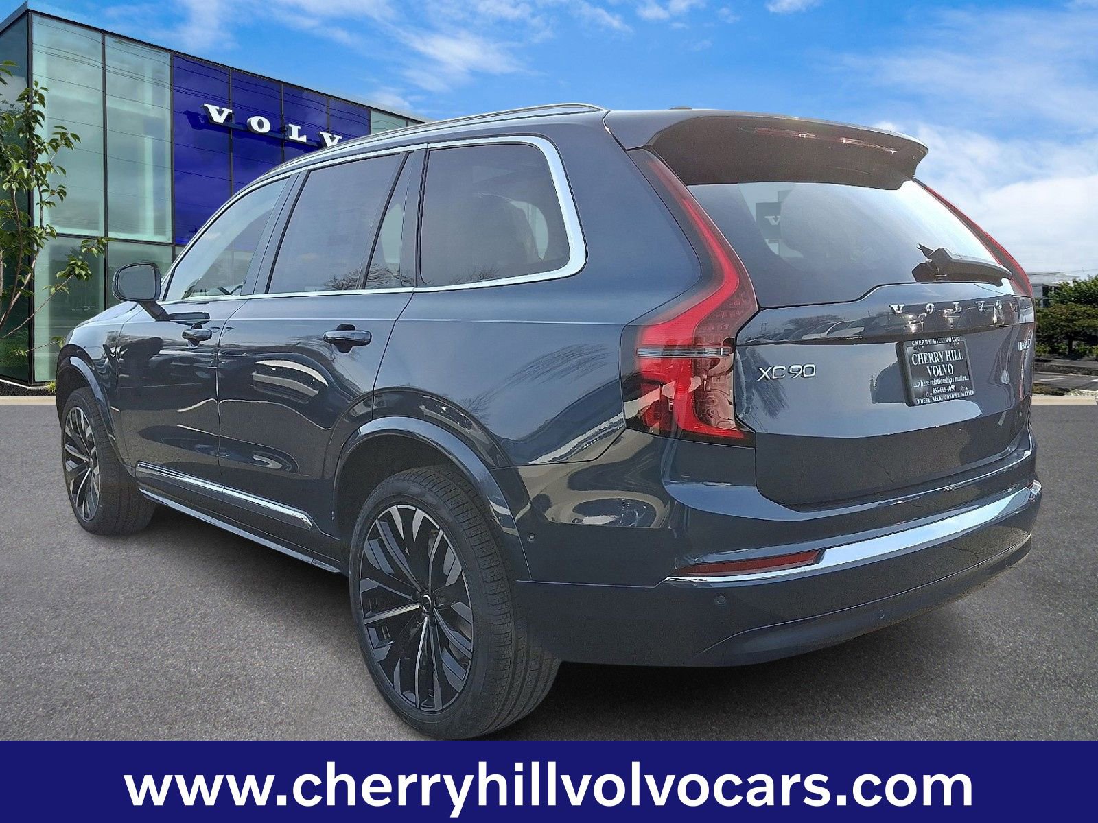 New 2026 Volvo XC90 B6 Ultra w/ Protection Package image 3