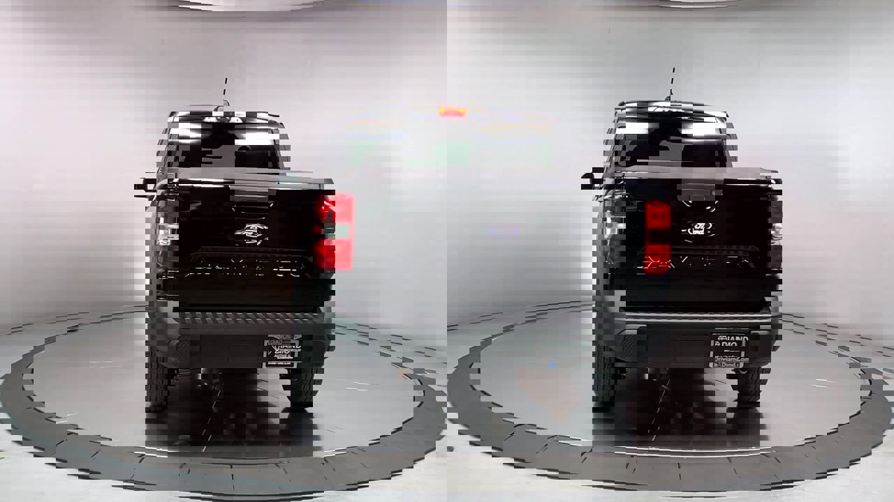 New 2025 Ford Maverick XL image 7