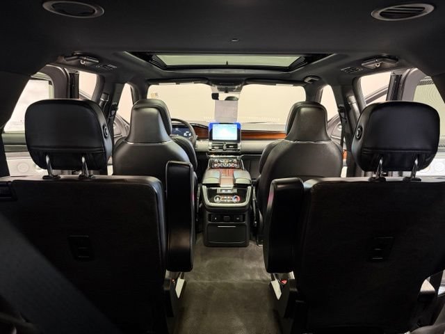 Used 2019 Lincoln Navigator Reserve AWD/4WD image 32