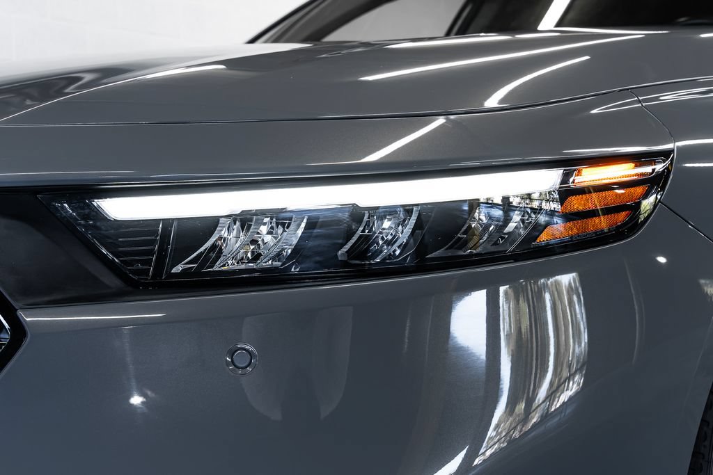 Used 2024 Honda Accord Touring image 9