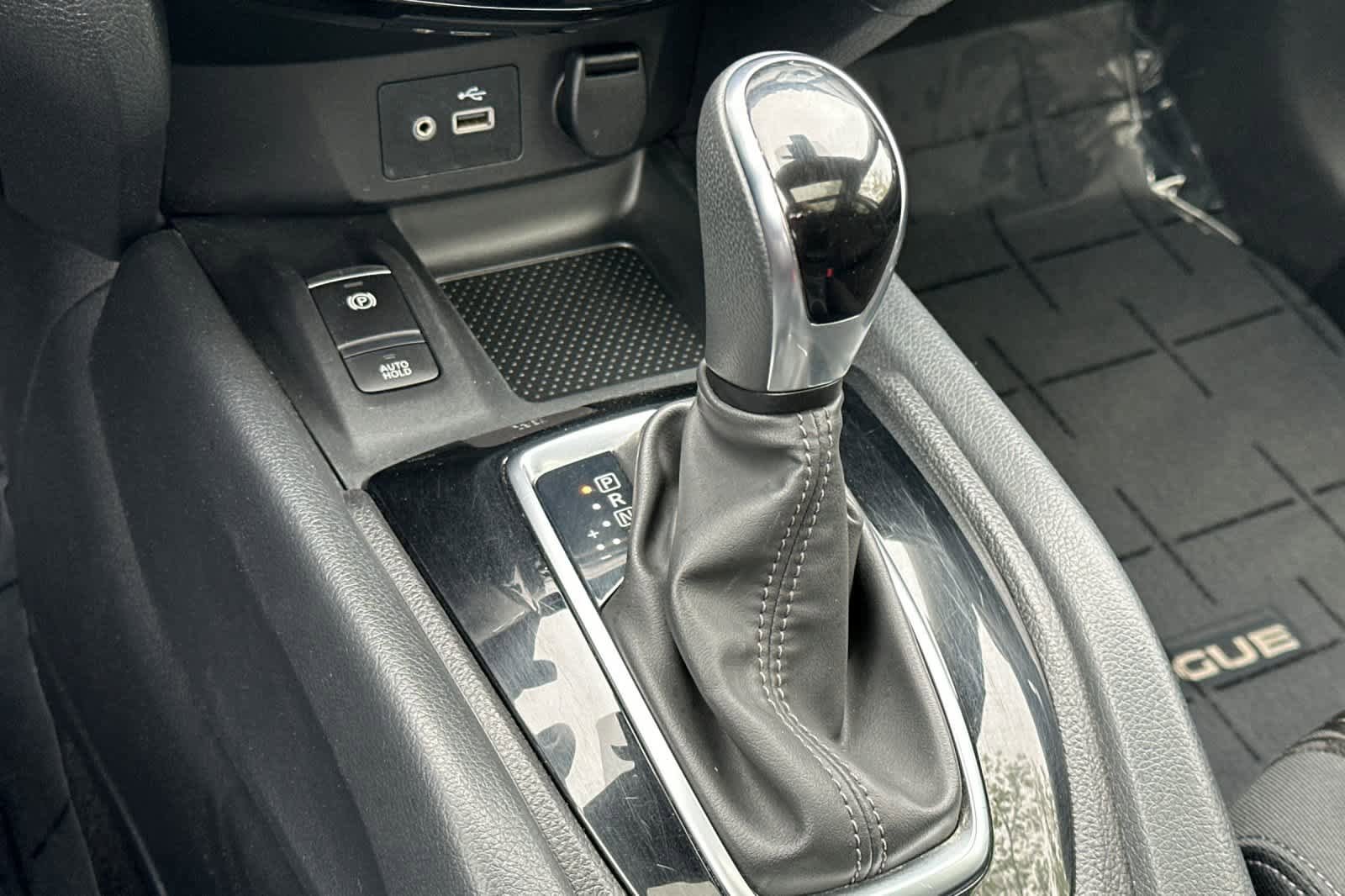 Used 2020 Nissan Rogue S image 22