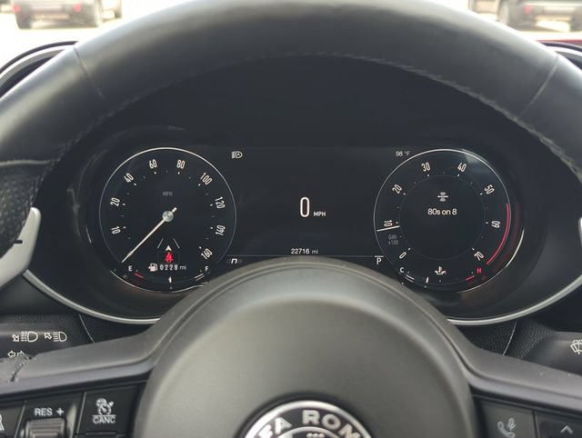 Used 2025 Alfa Romeo Giulia AWD image 16