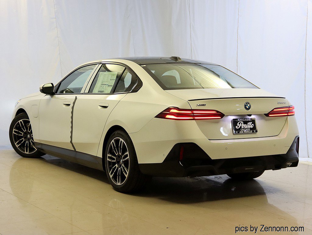 Used 2026 BMW 550e xDrive w/ Executive Package AWD/4WD image 5