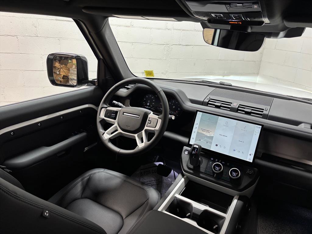 Used 2026 Land Rover Defender 110 X-Dynamic SE image 34