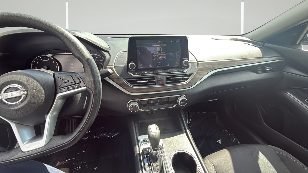 Used 2025 Nissan Altima 2.5 SV FWD image 23