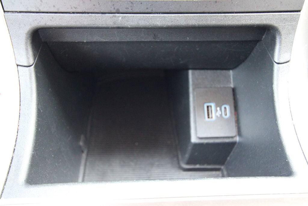 Used 2024 Ford Edge SEL image 25