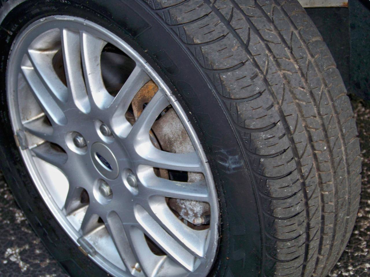 Used 2010 Ford Focus SE image 27