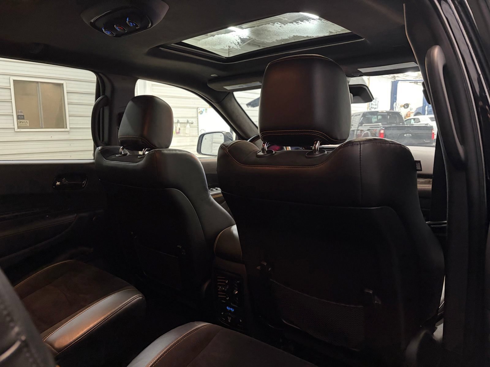 Used 2022 Dodge Durango R/T w/ Hemi Orange Plus Package AWD/4WD image 32