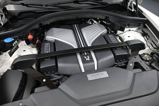 Certified 2022 Rolls-Royce Cullinan w/ Dark Exterior Package AWD/4WD image 36